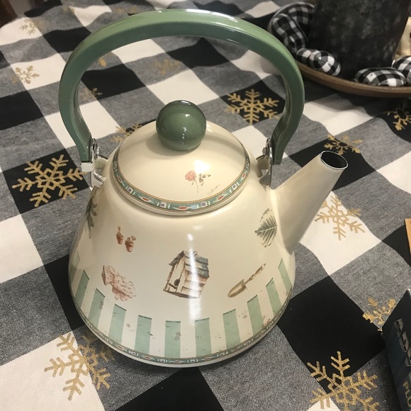 Pfaltzgraff Other - Pfaltzgraff tea kettle